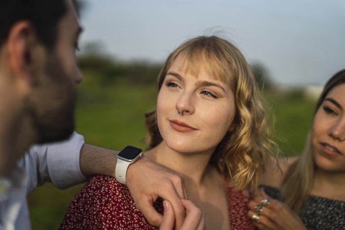 threesome dating app