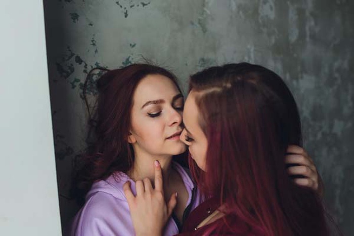 girl kissing girl in Santa Maria