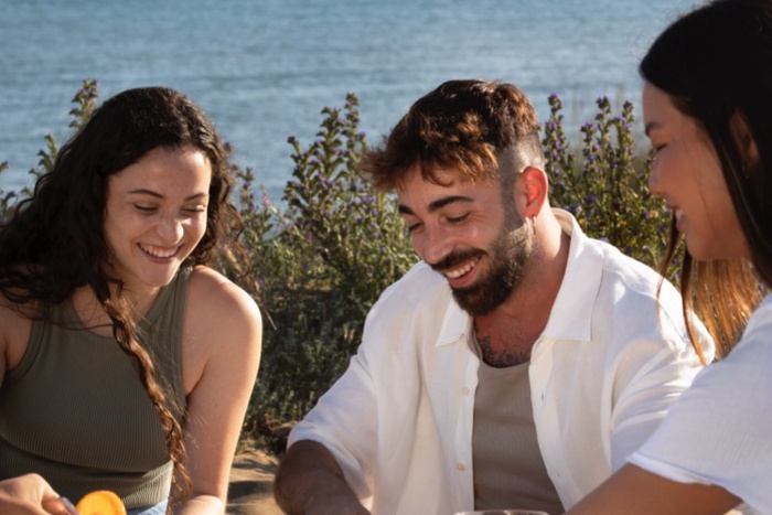 threesome dating app