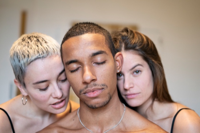 poly dating app