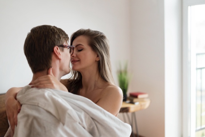 threesome dating app