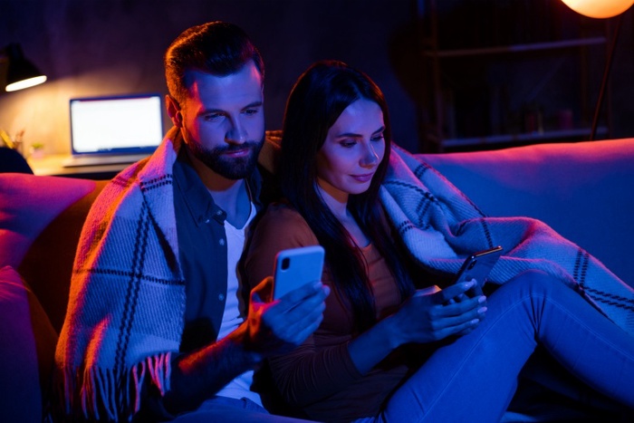 poly dating app