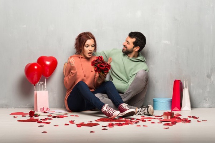 what is love bombing