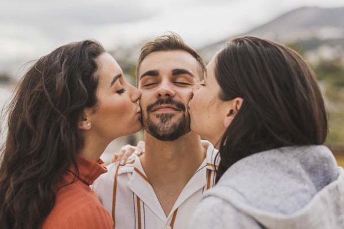 find a threesome