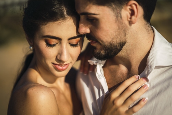 poly dating app