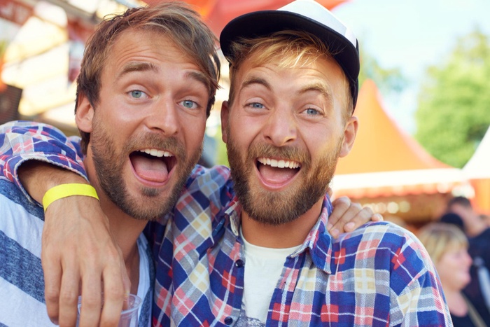 Finde einen Gay Hookup in Wiesbaden