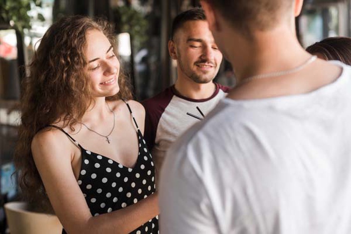 threesome hook up in Maine-et-Loire