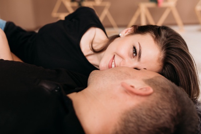 bisexual couple in Taylorsville