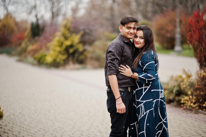 Mumbai poly couple