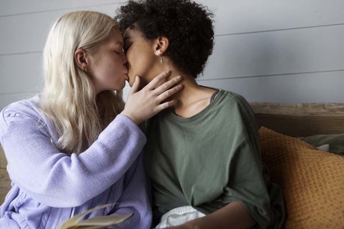 a bisexual couple dating