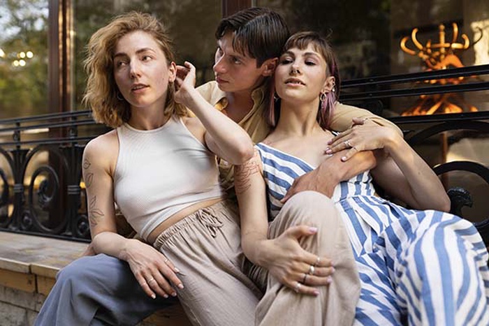 bisexual dating