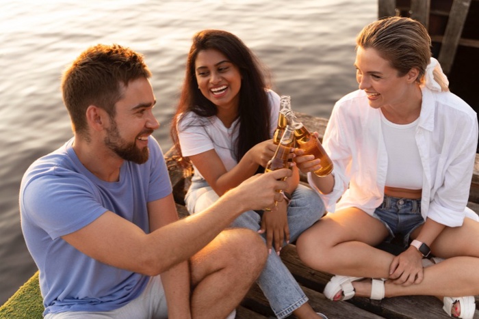 threesome dating app in Long Beach