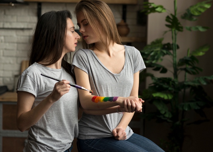 Start Connecting IRL With BiCupid