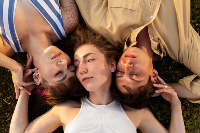 cuckold threesome