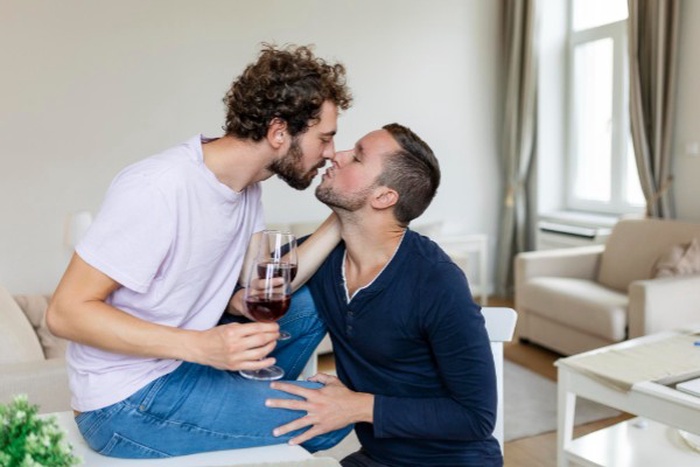 casual gay dating in Lexington