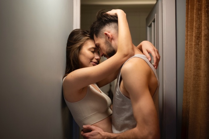 Poly Dating App in Connecticut