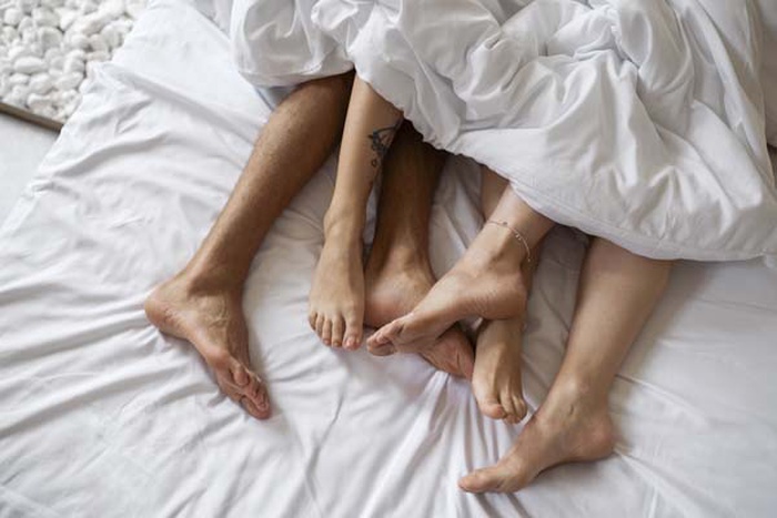 find hot threesome in Bouches-du-Rhône