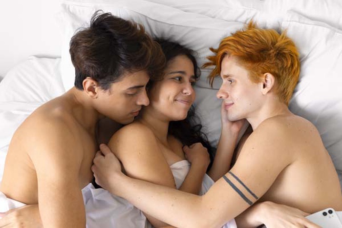 find a threesome in Dadra and Nagar Haveli