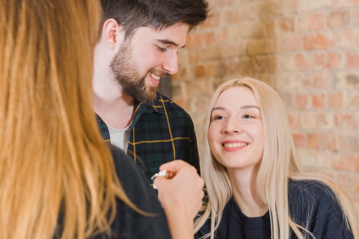 poly dating app