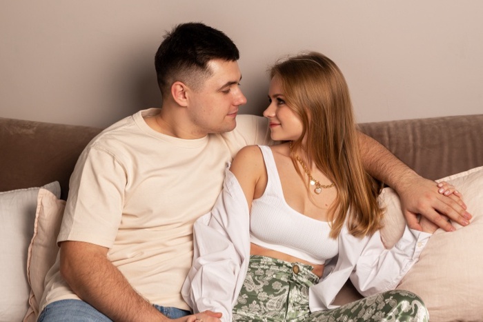 threesome dating app