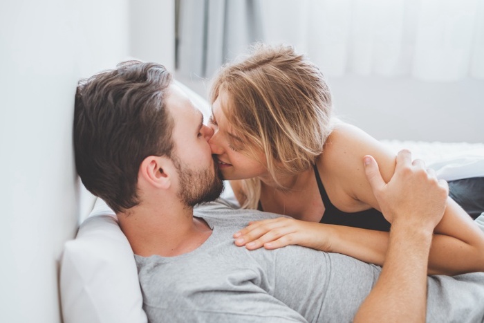 threesome dating app