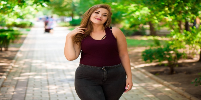 Жетілген әйелдер трусикасы Порно Алена береді