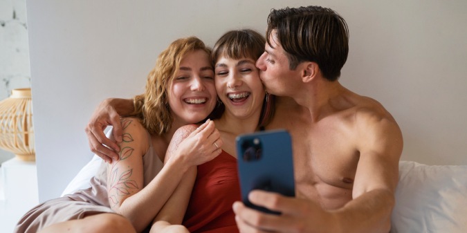 polyamorous dating