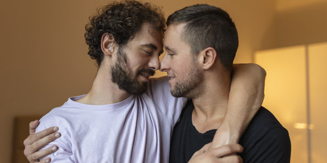 What Is the Toxic ‘Throning’ Dating Trend in Gay Dating